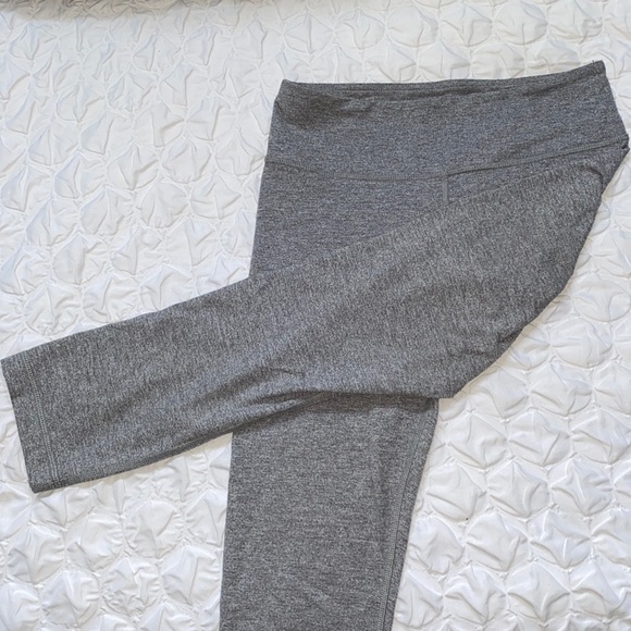 Lululemon heathered grey Capri leggings - Picture 1 of 3